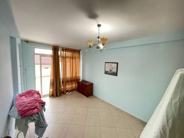 Tirane, jepet me qera Penthouse 2+1+BLK Kati 1, 155 m² 40.000 Leke