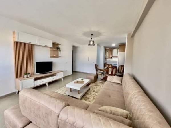Tirane, jepet me qera apartament 1+1 Kati 3, 80 m² 450 Euro (Rruga e Kavajes)