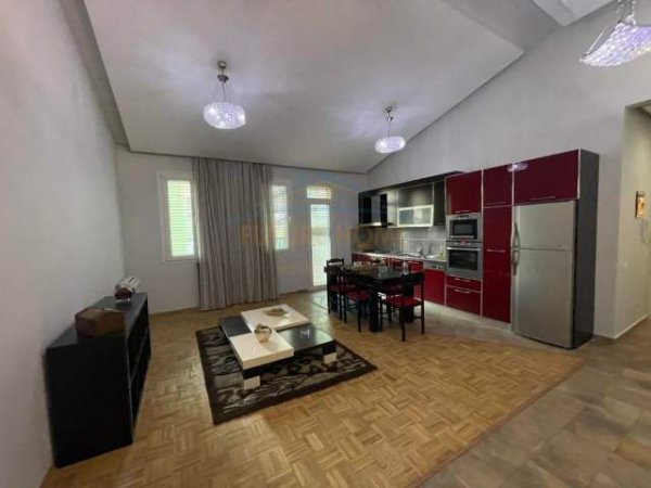 Tirane, jepet me qera apartament Kati 5, 88 m² 600 Euro (Shallvaret)