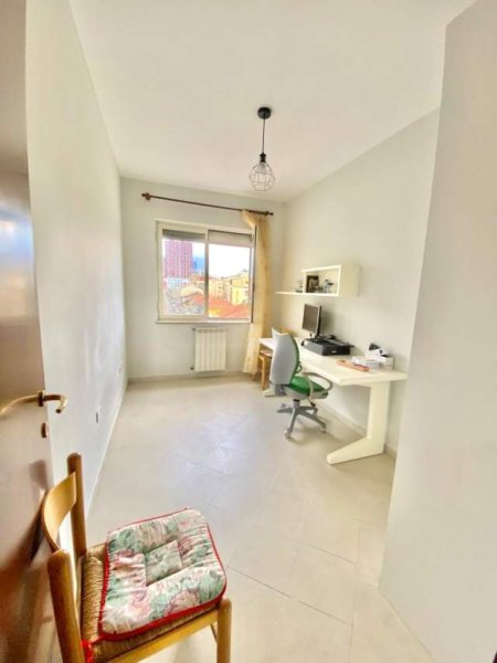 Tirane, shes apartament 4+1+A+BLK Kati 4, 100 m² 130.000 Euro (Babe rexha)