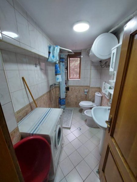 Tirane, shitet apartament 2+1 99 m² 140.000 Euro (Prane Ures se Tabakve)