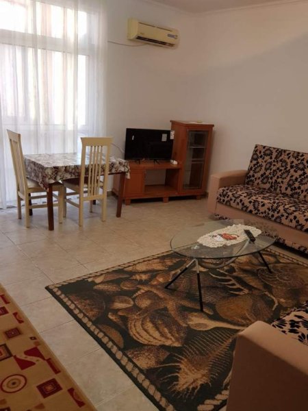Tirane, jepet me qera apartament 1+1+BLK Kati 2, 60 m² 400 Euro (prane Kafe Europa)