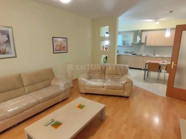 Tirane, jepet me qera apartament 2+1 Kati 3, 125 m² 800 Euro (Rruga e Elbasanit)