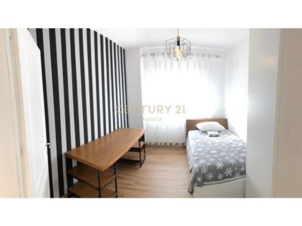 Tirane, jepet me qera apartament 2+1+BLK Kati 8, 85 m² 400 Euro (Astir)