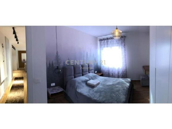 Tirane, jepet me qera apartament 2+1 Kati 8, 85 m² 400 Euro (Astir)