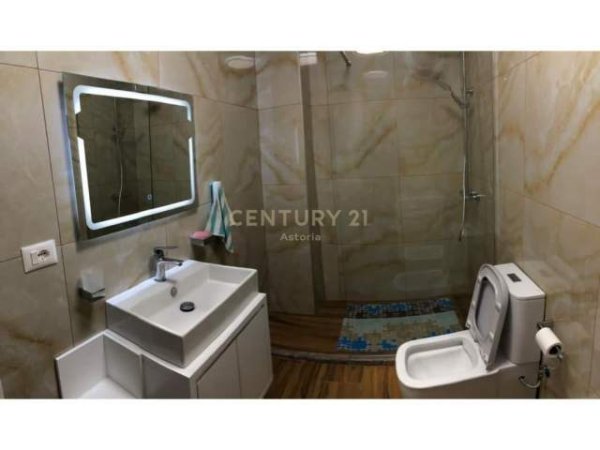 Tirane, jepet me qera apartament 2+1 Kati 8, 85 m² 400 Euro (Astir)