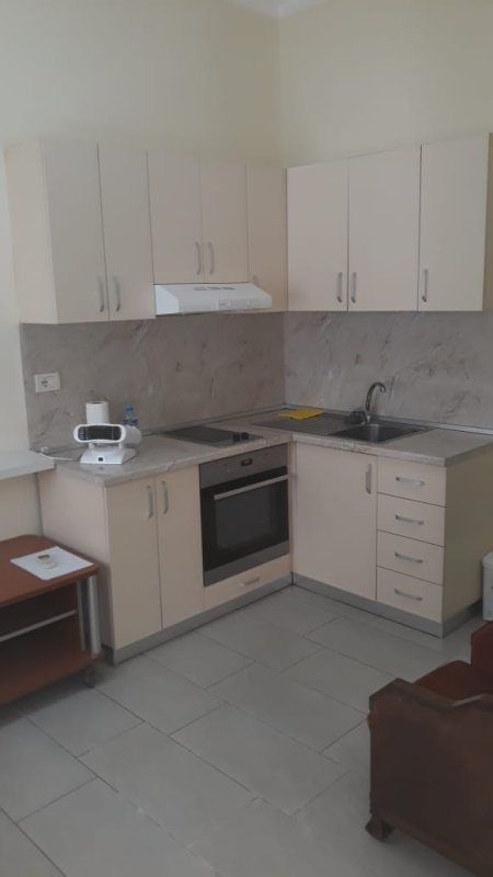 Tirane, jepet me qera shtepi 1+1 Kati 2, 70 m² 350 Euro (rruga Fortuzi)