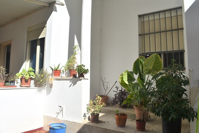 Tirane, jepet me qera shtepi 1+1 Kati 2, 70 m² 350 Euro (rruga Fortuzi)