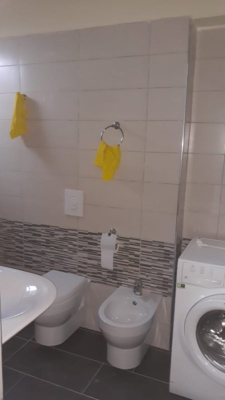 Tirane, jepet me qera shtepi 1+1 Kati 2, 70 m² 350 Euro (rruga Fortuzi)