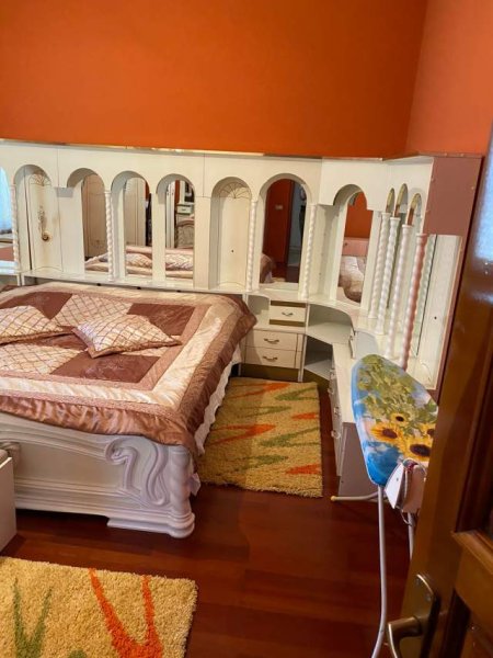 Tirane, jepet me qera shtepi 1+1 Kati 1, 70 m² 360 Euro (Rruga Artan Lenja)