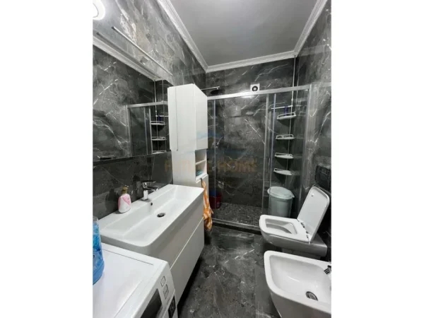 0683487469  Tirane, jepet me qera apartament 2+1+Ballkon Kati 4, 122 m² 500 € (Unaza e Re , Prane Rotondos)