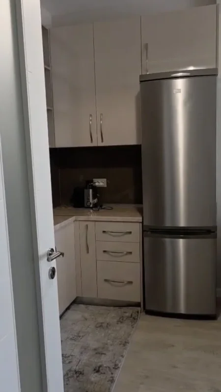 Tirane, jepet me qera apartament 1+1+Ballkon Kati 6, 60 m² 450 € (Big Pjata , Astir)