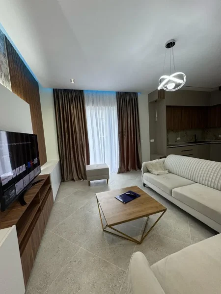 Tirane, jepet me qera Vile 2 Katshe Kati 1, 200 m² 1.500 € (Rruga e Vilave TEG)