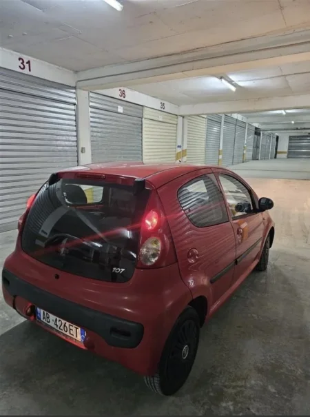 Durres, shes makine Peugeot Benzin, e kuqe manuale Kondicioner 2.200 €
