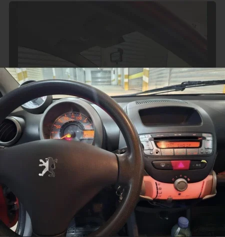 Durres, shes makine Peugeot Benzin, e kuqe manuale Kondicioner 2.200 €