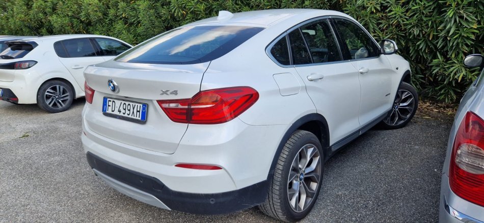Tirane, shitet BMW X4 X-Drive 3.0d, 2016 Nafte, e bardhë automatik Klima 280.000 km 25.000 €