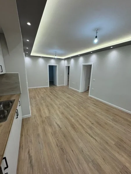 Tirane, jepet me qera apartament 3+1+Ballkon Kati 2, 120 m² 500 € (Laprake)