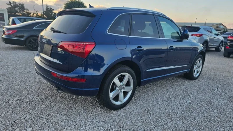 Durres, shitet SUV | Xhip Audi Q5 2.0 Gaz+Benzin Siguracion+Targa Benzin+Gaz, blu e errët automatik Klima 9.500 €