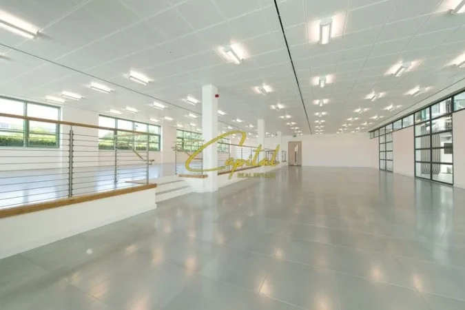 Tirane, jepet me qera ambjent biznesi Kati 1, 360 m² 2.000 € (MISTO MAME)