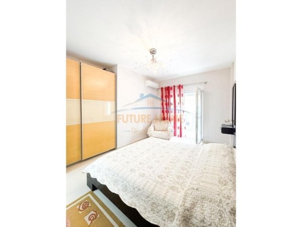 Durres, shitet apartament 2+1+Ballkon Kati 2, 113 m² 240.000 € (GJIRI I LALZIT)