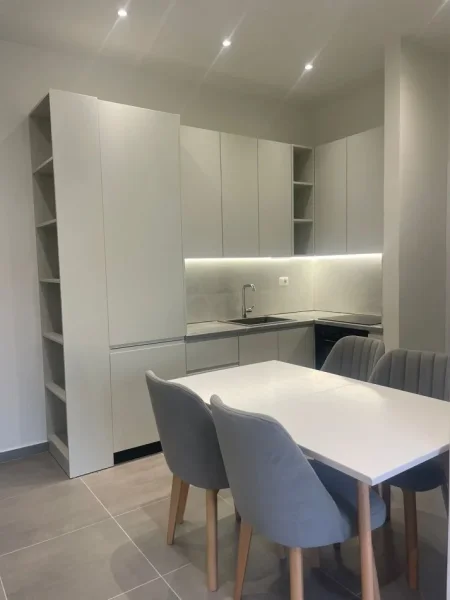 Tirane, jepet me qera apartament 1+1 Kati 5, 65 m² 400 € (Dajt)