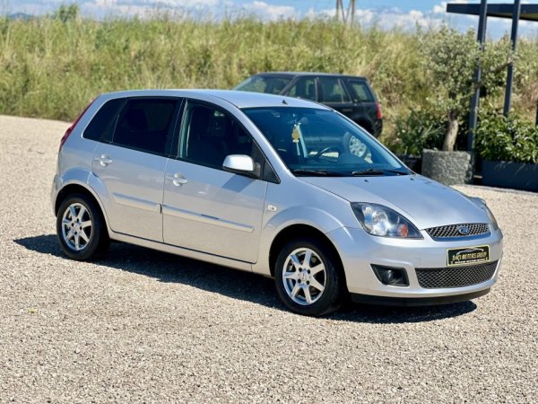 Durres, shitet makine Ford Fiesta Nafte, manuale Kondicioner