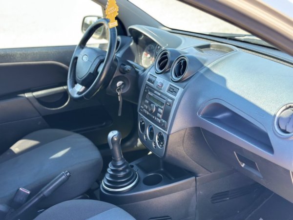 Durres, shitet makine Ford Fiesta Nafte, manuale Kondicioner