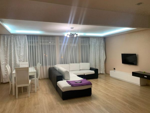 Tirane, jepet me qera apartament 2+1+Ballkon Kati 2, 140 m² 550 € (Rruga Dritan Hoxha)