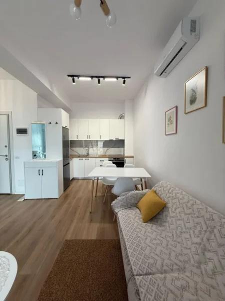 Tirane, jepet me qera apartament 1+1 Kati 3, 67 m² 400 € (ali demi)