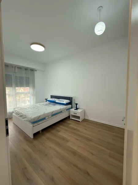 Tirane, jepet me qera apartament 1+1 Kati 3, 67 m² 400 € (ali demi)