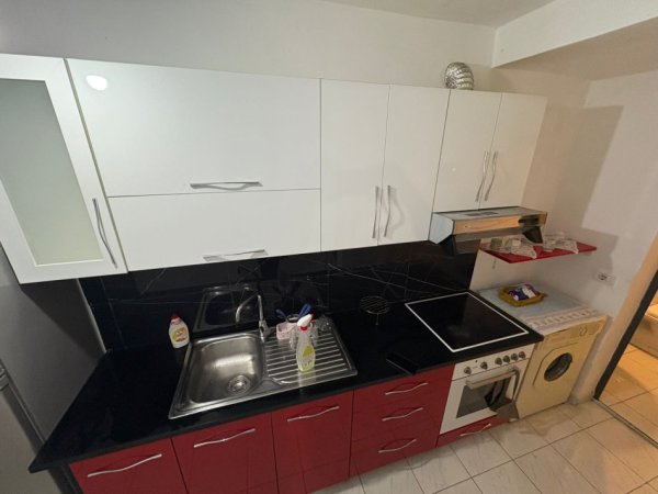 Tirane, jepet me qera shtepi 1+1 Kati 2, 65 m² 350 € (Jepet me Qera Hyrje 1+1 ne Shtepi Private ne Don Bosko.-350 Euro/Muaji)