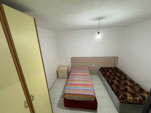 Tirane, jepet me qera shtepi 1+1 Kati 2, 65 m² 350 € (Jepet me Qera Hyrje 1+1 ne Shtepi Private ne Don Bosko.-350 Euro/Muaji)