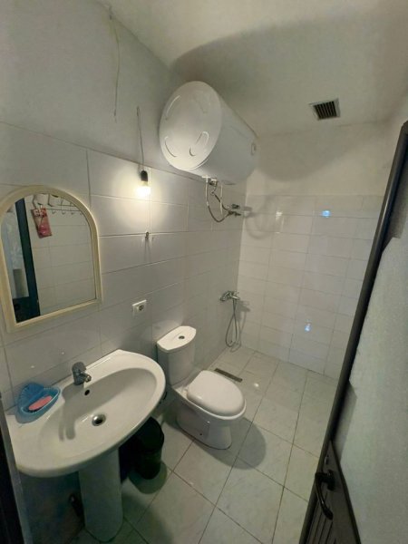Tirane, jepet me qera shtepi 1+1 Kati 2, 65 m² 350 € (Jepet me Qera Hyrje 1+1 ne Shtepi Private ne Don Bosko.-350 Euro/Muaji)