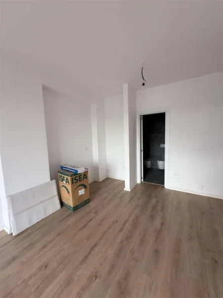 Tirane, jepet me qera apartament 1+1 Kati 3, 70 m² 500 € (Bulevardi i Ri)
