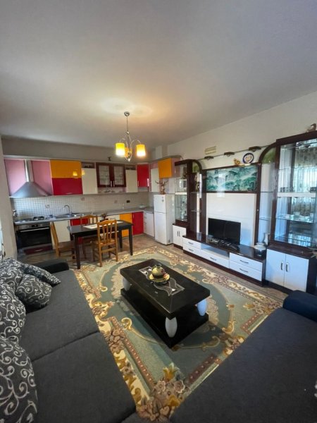 Tirane, jepet me qera shtepi 3+1+Ballkon Kati 2, 130 m² 500 € (Astir)