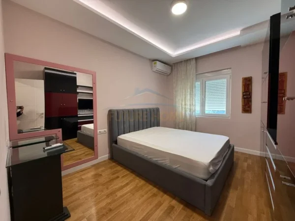 Tirane, shitet apartament 3+1+Ballkon Kati 6, 150 m² 390.000 € (SHALLVARET)