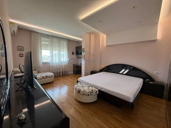 Tirane, shitet apartament 3+1+Ballkon Kati 6, 150 m² 390.000 € (SHALLVARET)