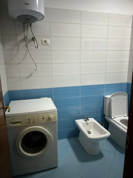 Tirane, jepet me qera apartament 1+1 Kati 3, 60 m² 400 € (Jepet me Qera Super Apartament 1+1 i mobiluar ne Fresk)