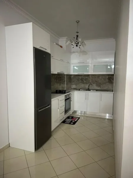 Tirane, jepet me qera apartament 1+1 Kati 3, 60 m² 400 € (Jepet me Qera Super Apartament 1+1 i mobiluar ne Fresk)