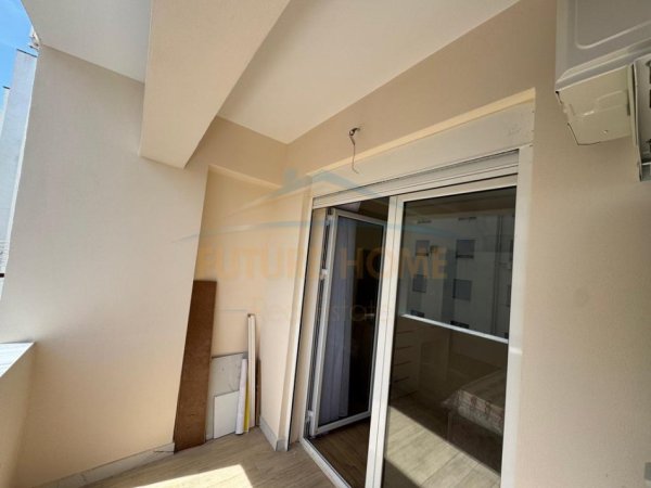 Durres, shitet apartament 2+1 Kati 4, 89 m² 180.000 € (Rruga e Portit, Durres)