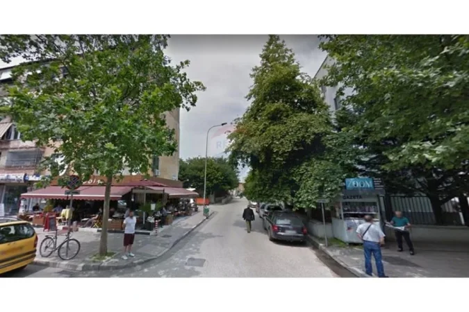 Tirane, shitet bar-kafe Kati 0, 80 m² 260.000 € (Bllok)