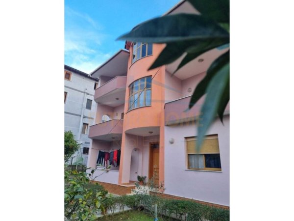 Durres, shes Vile 2+1+Ballkon , 359 m² 280.000 € 