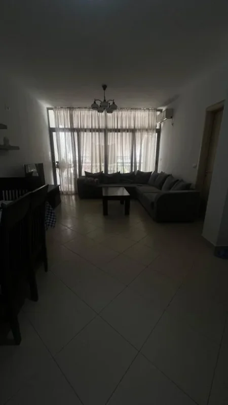 Tirane, jepet me qera apartament 2+1+Ballkon Kati 2, 115 m² 450 € (Astir)