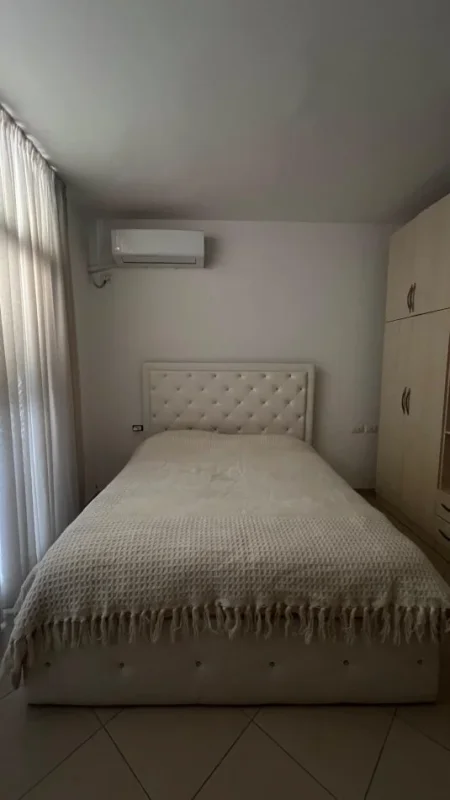 Tirane, jepet me qera apartament 2+1+Ballkon Kati 2, 115 m² 450 € (Astir)