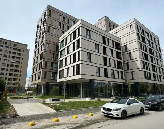 Tirane, shitet apartament 1+1 Kati 3, 66 m² 113.657 € (ish fusha e aviacionit)