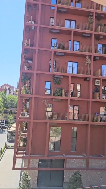 Tirane, Jepet me qera Ndertese 8+1 me 4 kate , 500 m² 4.000 € (Jepet me Qera Super Godine 4-kateshe ne Rrugen e Kavajes.)