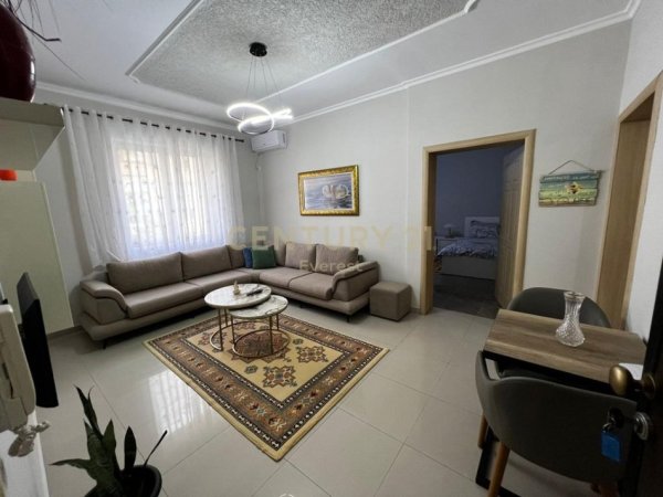 Tirane, jepet me qera apartament Kati 2, 65 m² 600 € (Shkolla e Baletit)