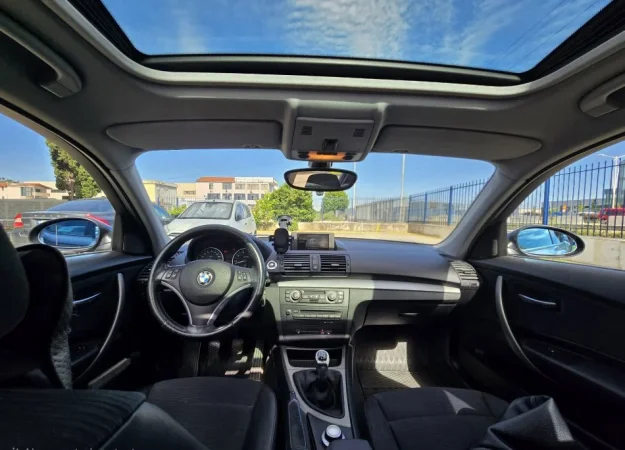 Tirane, shes makine BMW 118i Benzin, gri e erret manuale Klima 135.000 km 5.000 €