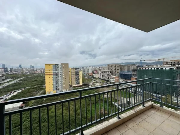 Tirane, jepet me qera apartament 1+1+Ballkon Kati 9, 70 m² 500 € (ish fusha e aviacionit)