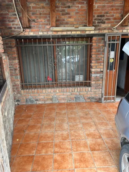 Tirane, jepet me qera bar-kafe Kati 0, 100 m² 300 € (Domje)